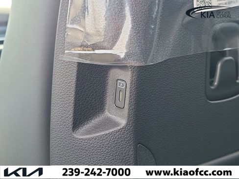 New 2026 Kia Carnival FWD image 15