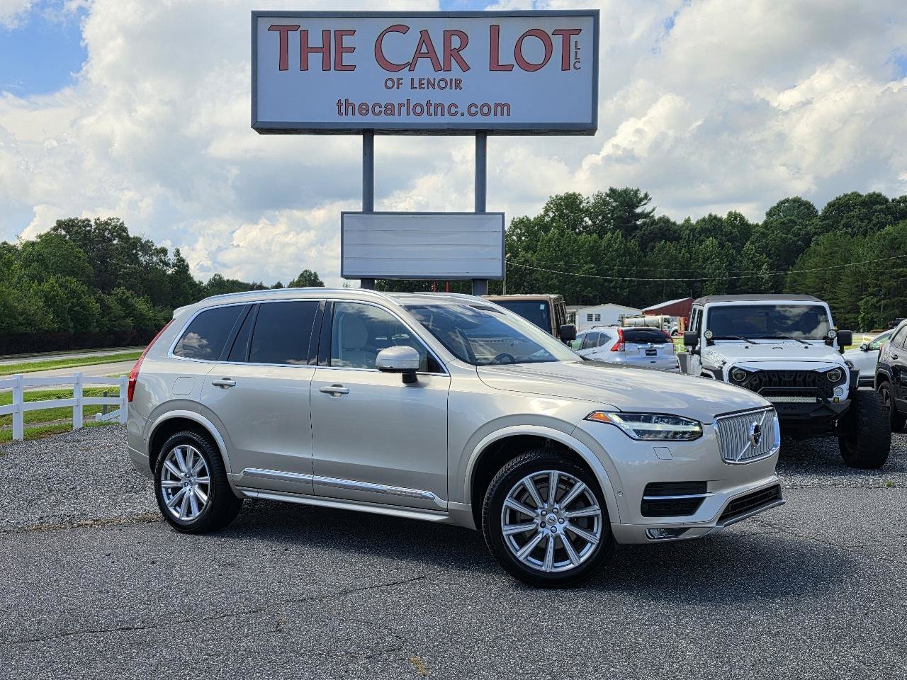 Used 2017 Volvo XC90 T6 Inscription w/ Vision Package AWD/4WD image 1