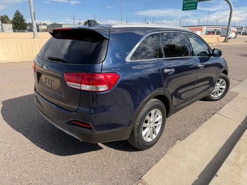 Used 2016 Kia Sorento AWD w/ LX Convenience Package image 5
