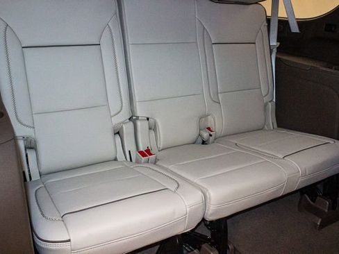 Used 2025 GMC Yukon XL Denali image 13