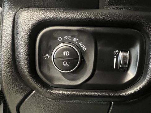 Used 2025 RAM 3500 Big Horn AWD/4WD image 28