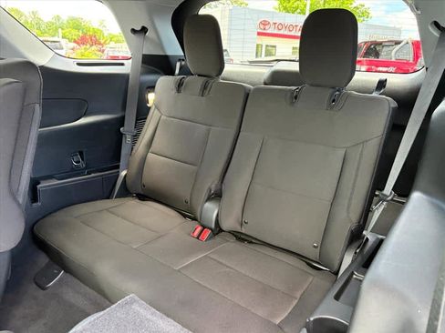 Used 2022 Ford Explorer XLT w/ Class IV Trailer Tow Package RWD image 10
