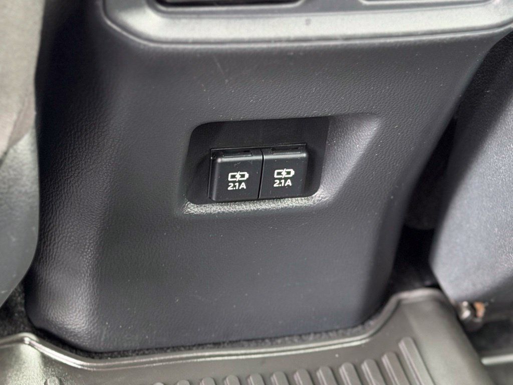 Used 2021 Toyota RAV4 XLE w/ Convenience Package AWD/4WD image 9