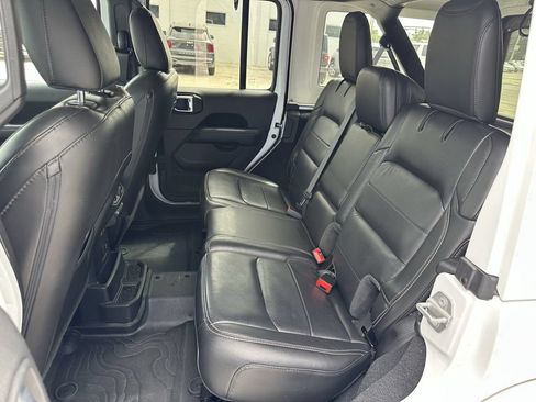 Used 2020 Jeep Wrangler Unlimited Sahara AWD/4WD image 19