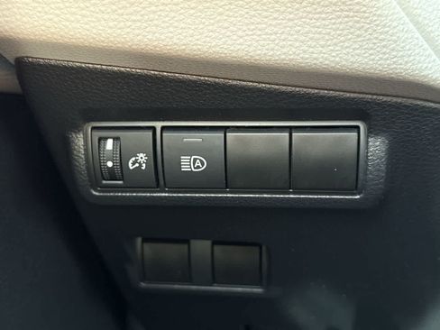 Used 2024 Toyota Corolla Cross L AWD/4WD image 21