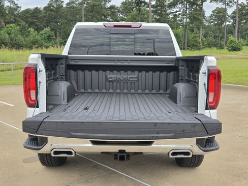 New 2026 GMC Sierra 1500 SLT AWD/4WD image 9