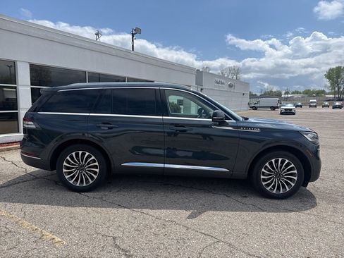 Used 2023 Lincoln Aviator Reserve w/ Elements Package Plus AWD/4WD image 2