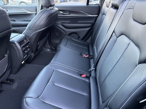 New 2025 Jeep Grand Cherokee Limited w/ MOPAR Finishing Package AWD/4WD image 23