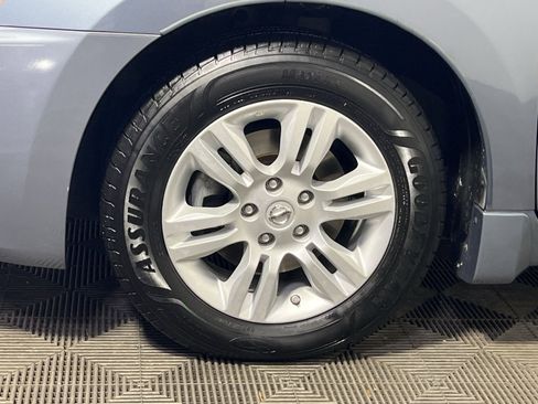 Used 2010 Nissan Altima 2.5 S w/ Premium Audio Pkg image 12