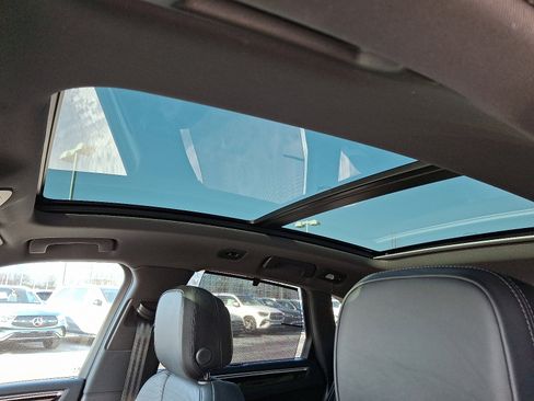 Used 2024 Porsche Macan Base image 14