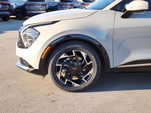 Used 2023 Kia Sportage SX image 9