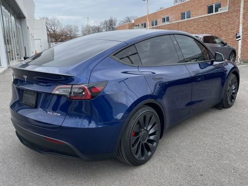 Used 2024 Tesla Model Y Performance image 17