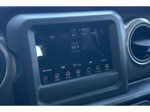 Used 2022 Jeep Gladiator Sport AWD/4WD image 25