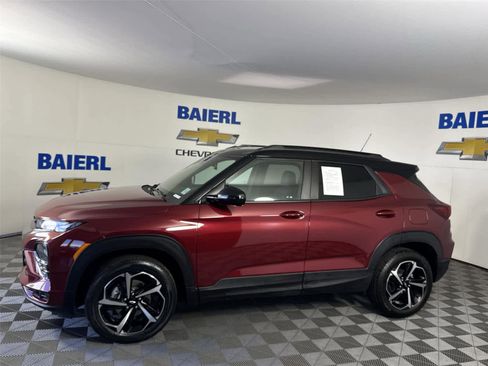 Used 2023 Chevrolet TrailBlazer RS w/ Convenience Package AWD/4WD image 2