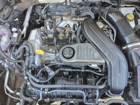 Used 2022 Volkswagen Taos SE AWD/4WD image 16