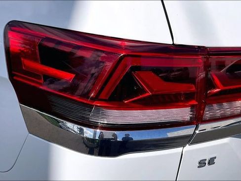 Used 2024 Volkswagen Atlas SE FWD image 27