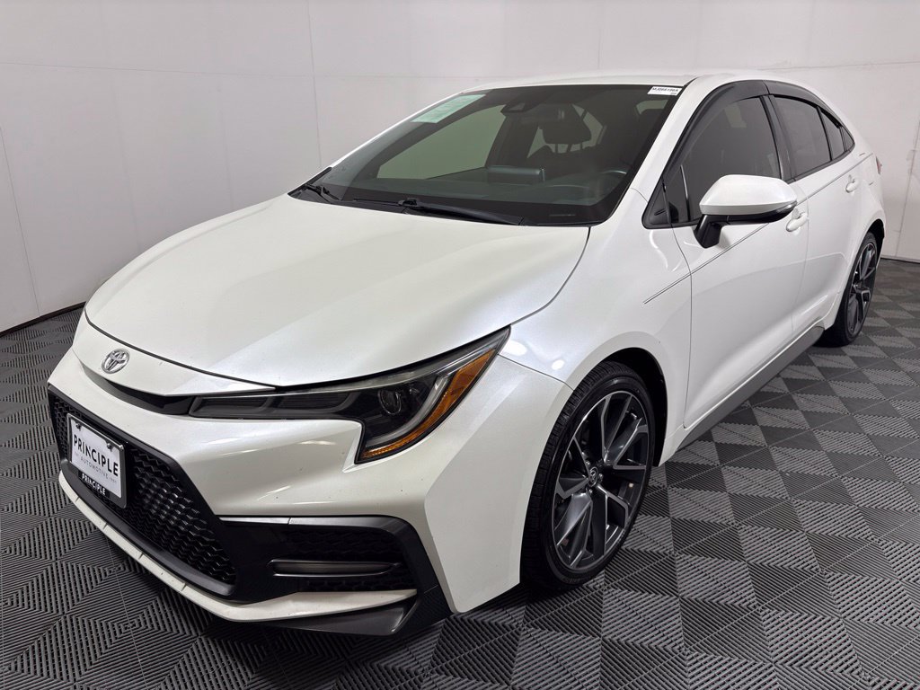 Used 2021 Toyota Corolla SE FWD image 2