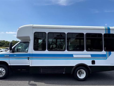 Used 2014 Ford E-450 and Econoline 450 Super Duty w/ Shuttle Bus Prep Package RWD image 10