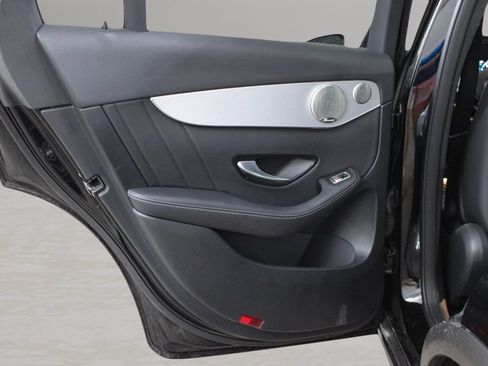 Used 2021 Mercedes-Benz GLC 300 image 24