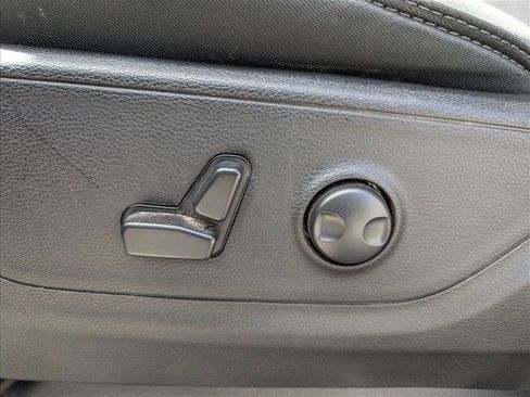 Used 2022 RAM 1500 Big Horn AWD/4WD image 11