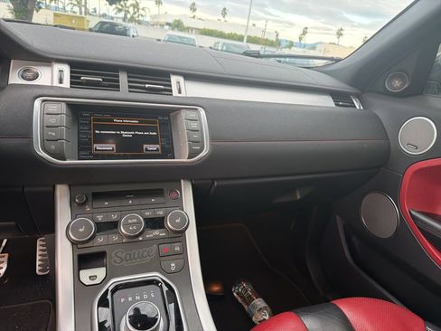 Used 2015 Land Rover Range Rover Evoque Dynamic image 21