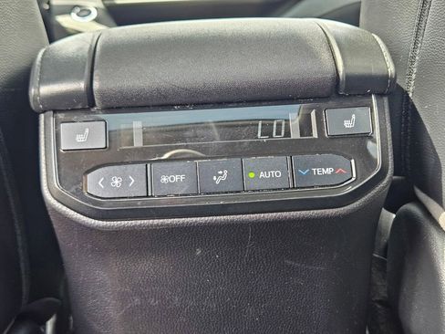 Used 2023 Toyota Highlander Platinum AWD/4WD image 14