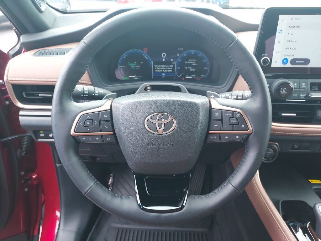 Used 2025 Toyota Grand Highlander AWD Hybrid image 17