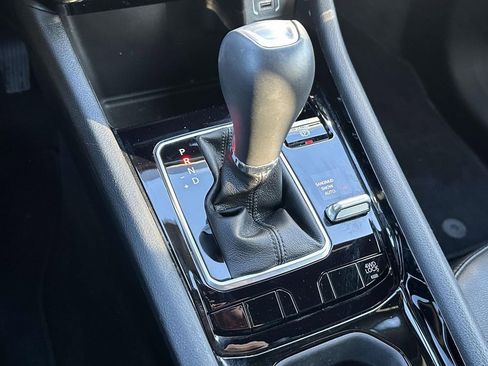 Used 2024 Jeep Compass Limited image 27