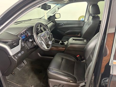 Used 2017 GMC Yukon SLT AWD/4WD image 12