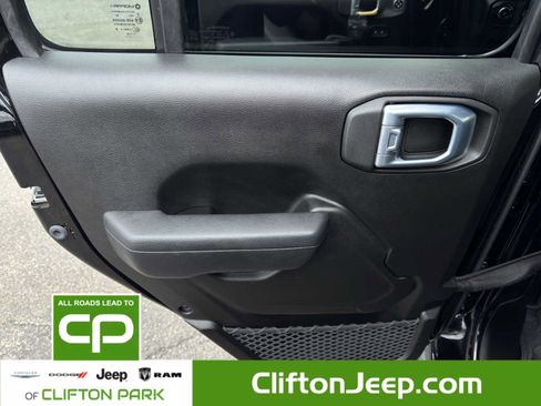 Used 2024 Jeep Wrangler Willys image 14