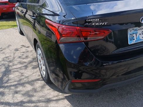 Used 2018 Hyundai Accent SE image 2