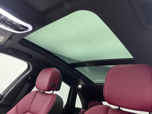 Used 2025 Porsche Macan image 25