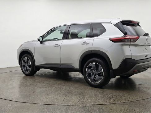 Used 2025 Nissan Rogue SV AWD/4WD image 6