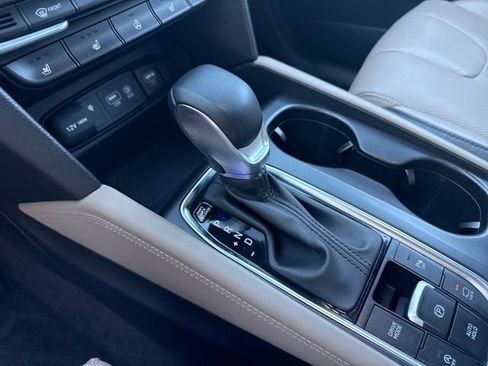 Used 2020 Hyundai Santa Fe Limited image 24