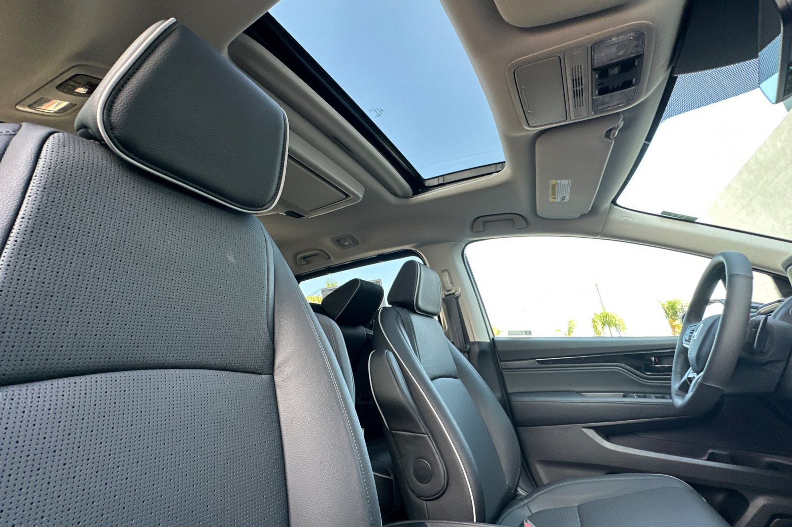 Certified 2026 Honda Odyssey Elite image 17