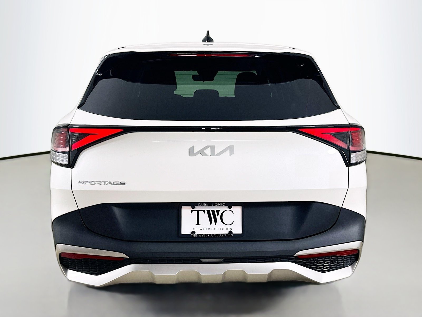Used 2023 Kia Sportage LX FWD image 6