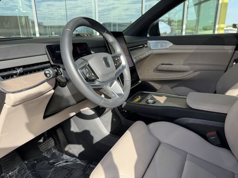 Used 2025 Volvo EX90 Ultra AWD/4WD image 34