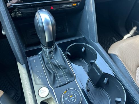 Used 2022 Volkswagen Atlas Cross Sport SEL Premium R-Line image 25