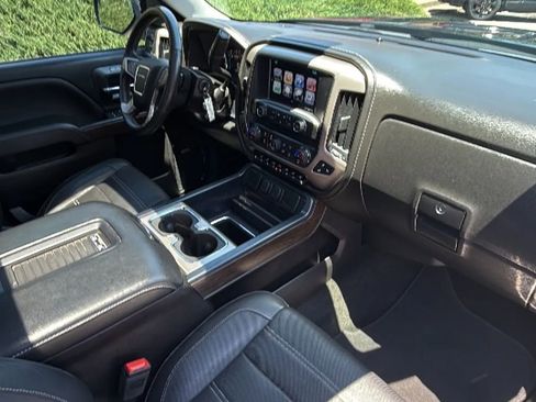 Used 2017 GMC Sierra 1500 Denali w/ Denali Ultimate Package AWD/4WD image 27