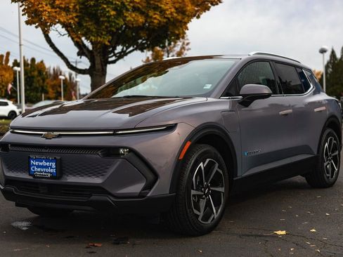 New 2026 Chevrolet Equinox EV LT image 4