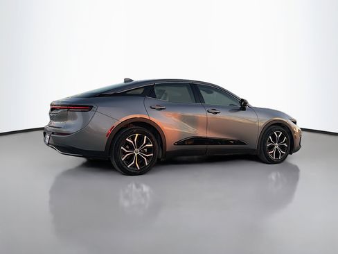 Used 2023 Toyota Crown image 2