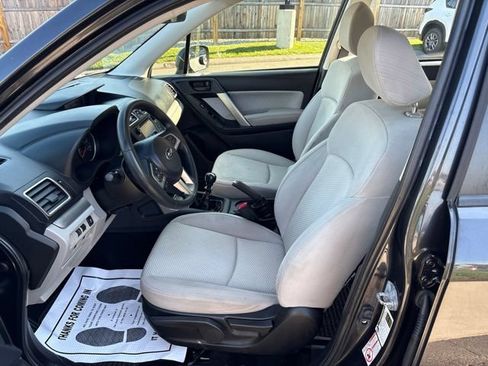 Used 2017 Subaru Forester 2.5i AWD/4WD image 10