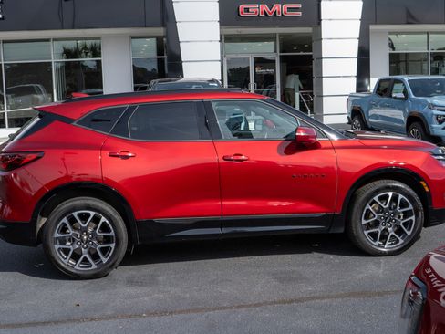 Certified 2024 Chevrolet Blazer RS w/ Driver Confidence II Package image 2