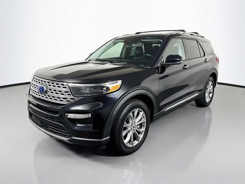 Used 2021 Ford Explorer Limited w/ Equipment Group 301A AWD/4WD image 3