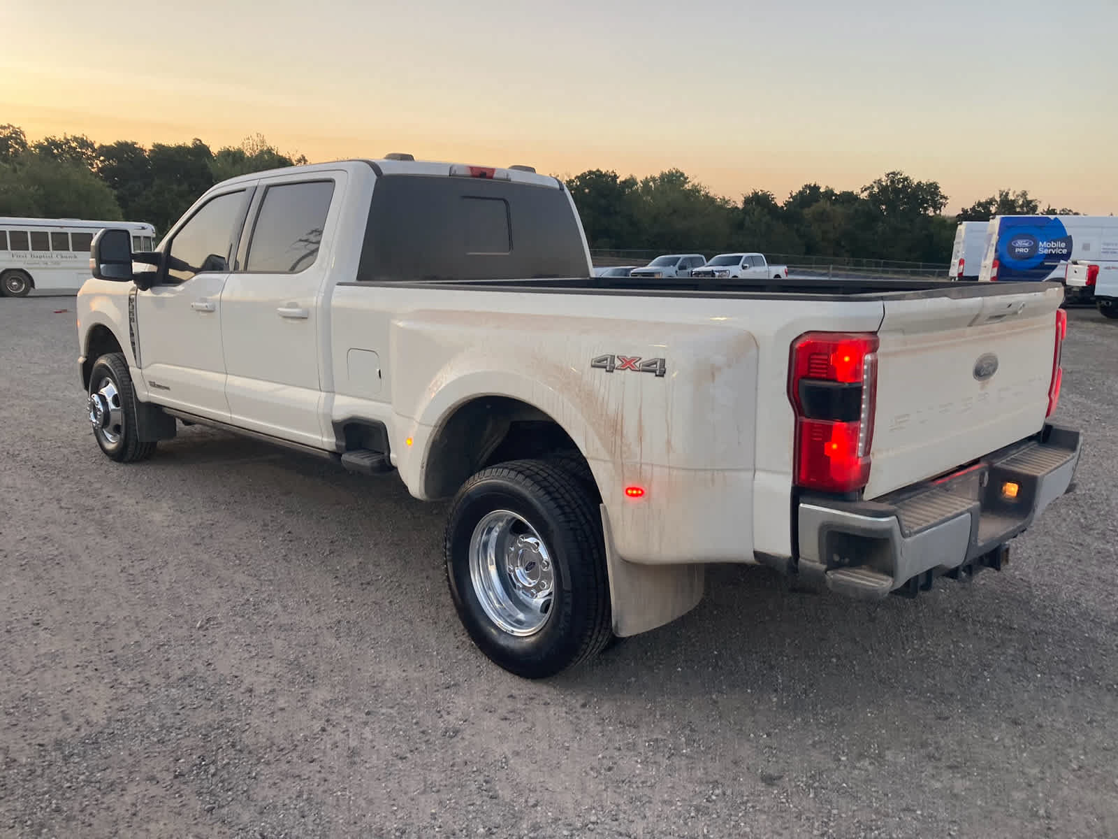 Used 2023 Ford F350 Lariat w/ Lariat Ultimate Package AWD/4WD image 6