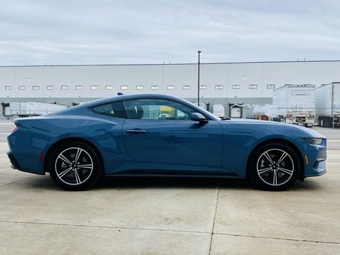 Used 2025 Ford Mustang Coupe image 4