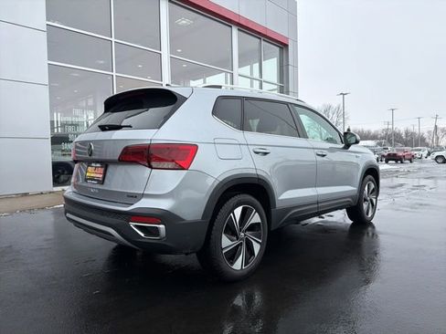 Used 2024 Volkswagen Taos SE image 7