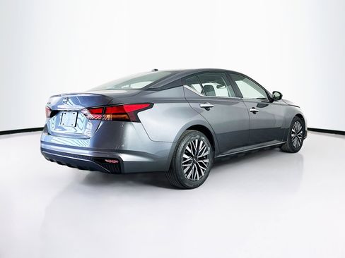 Used 2025 Nissan Altima 2.5 SV image 9