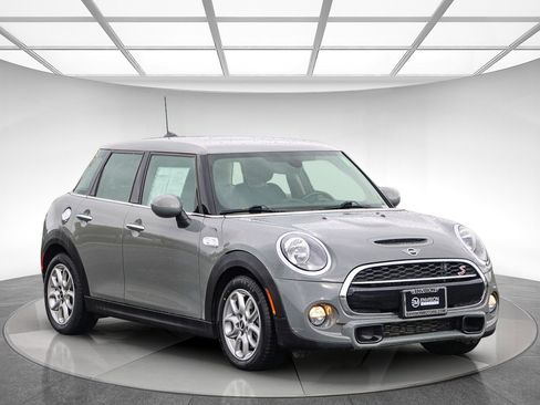 Used 2019 MINI Cooper S w/ Signature Upholstery Package image 5