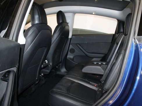Used 2021 Tesla Model Y Long Range AWD/4WD image 9